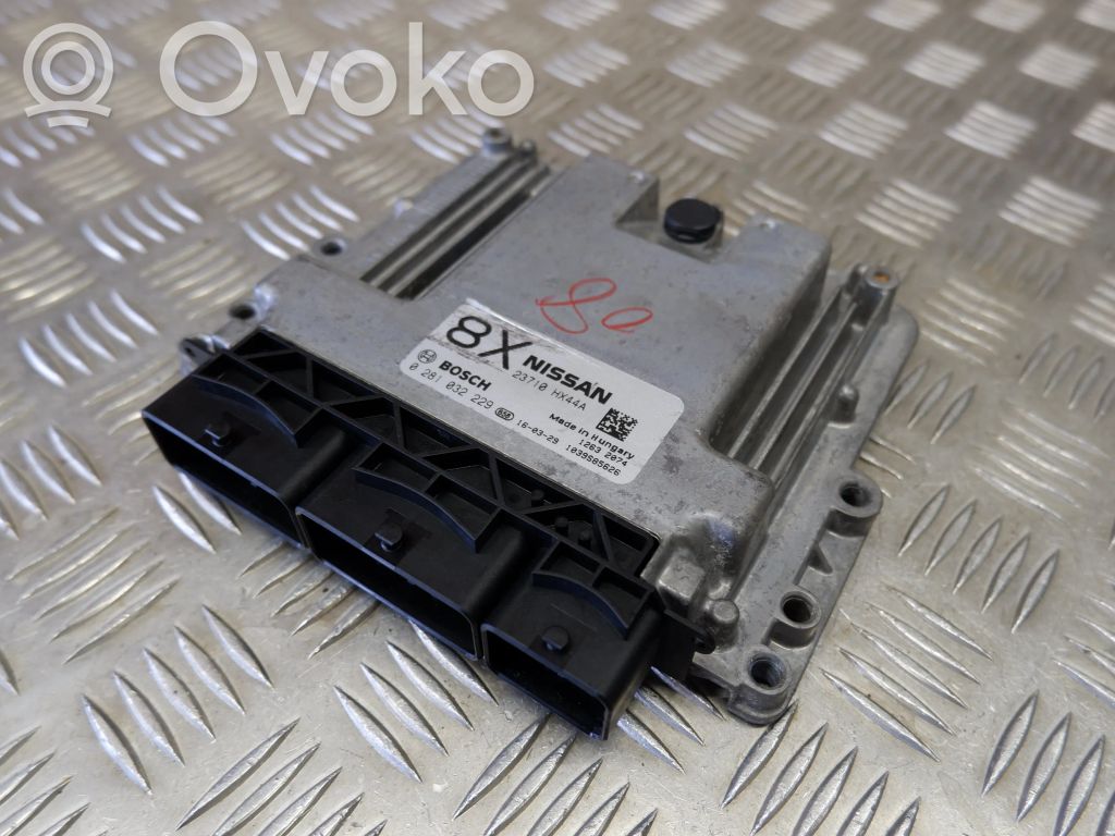 Nissan X-Trail T32 Engine control unit/module 