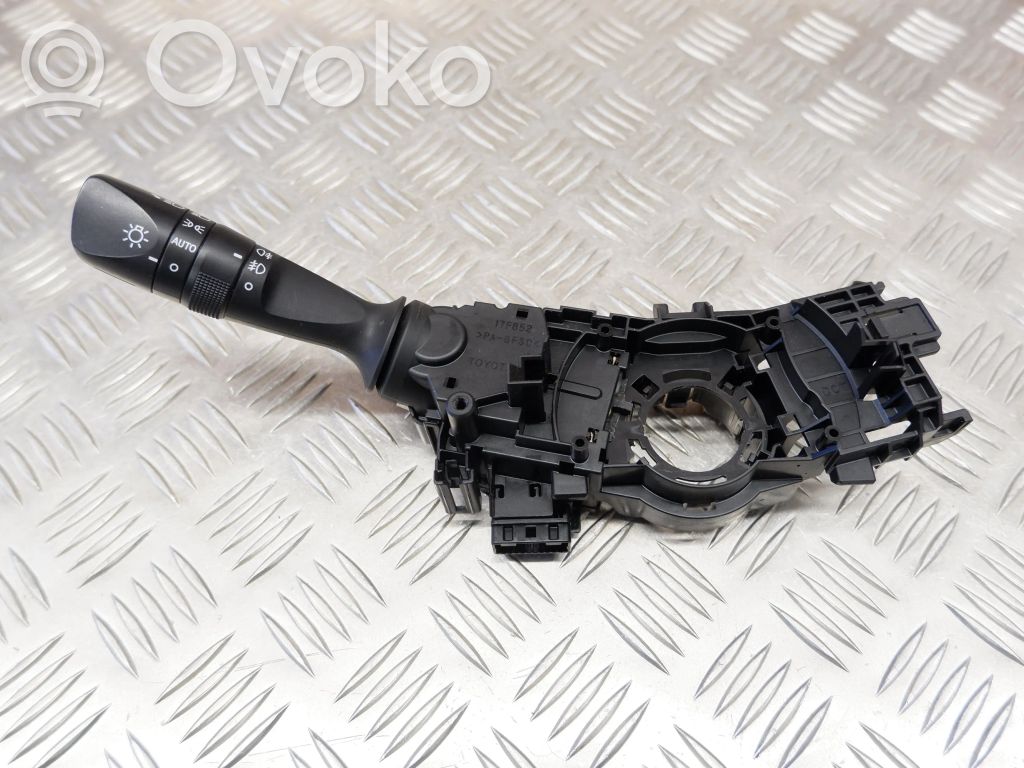 Toyota Auris E180 Indicator stalk 