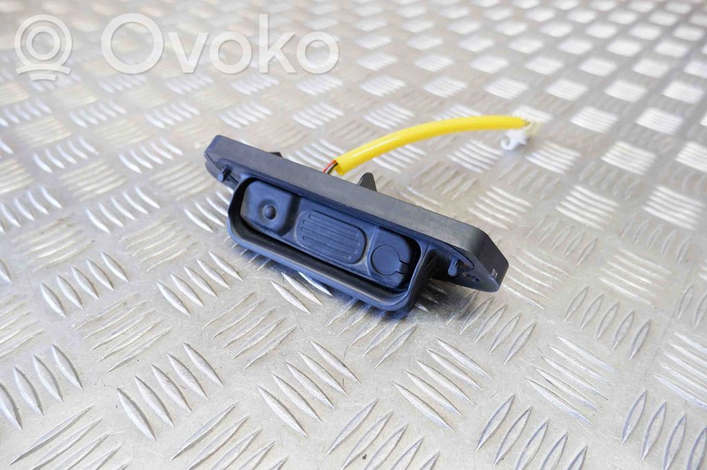 Mitsubishi Outlander Tailgate opening switch 