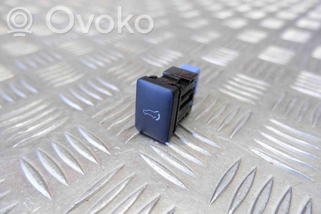 Tailgate opening switch   8616A010,8616A010