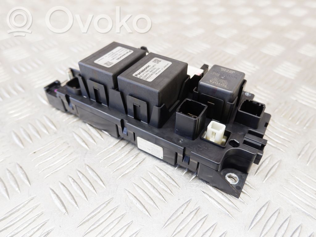 Toyota Prius (XW30) Bloque de montaje de relé 