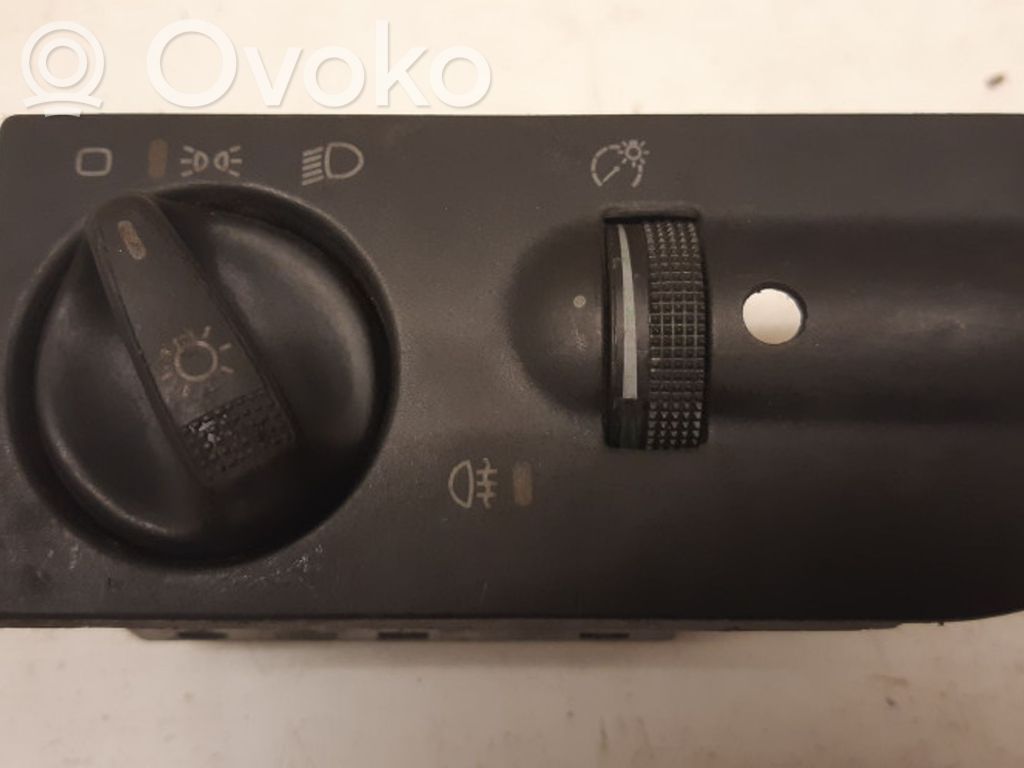 Volkswagen Golf III Light switch 
