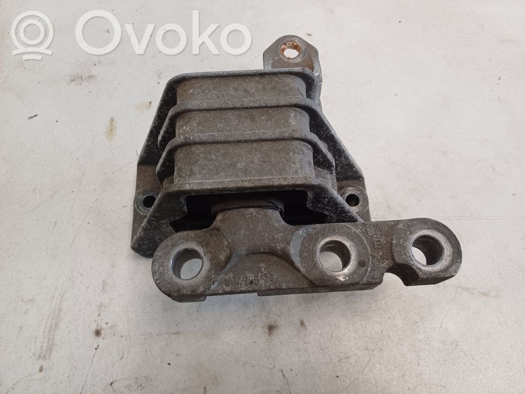 Engine mount bracket   21044614