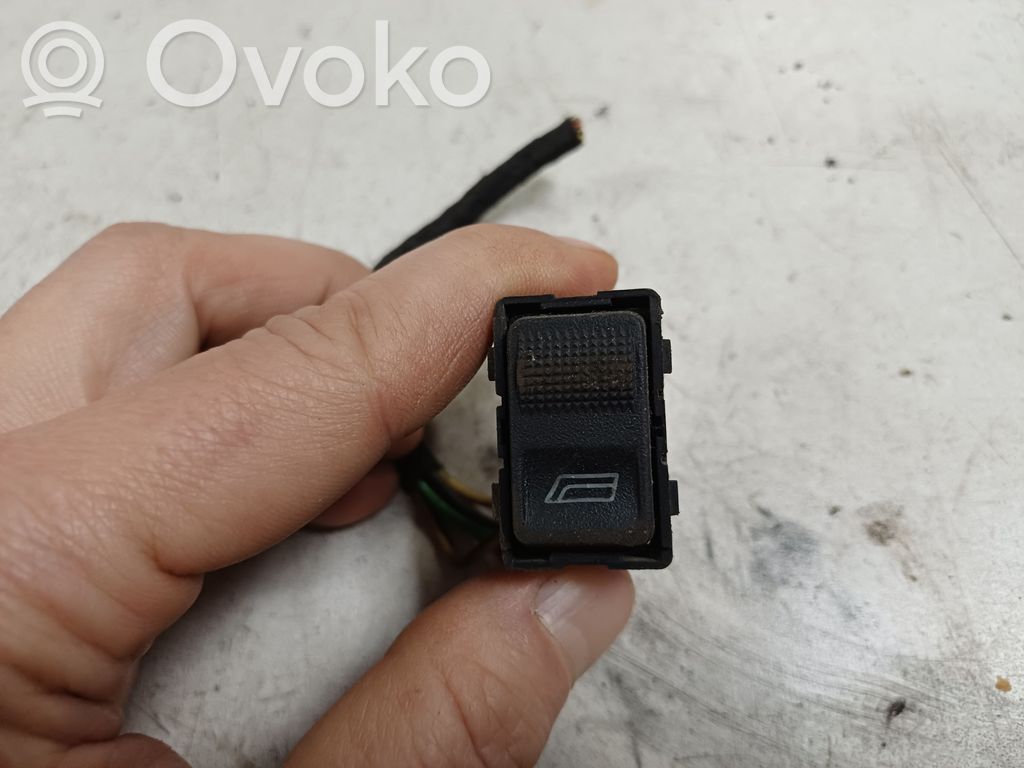 Audi 100 S4 C4 Electric window control switch 
