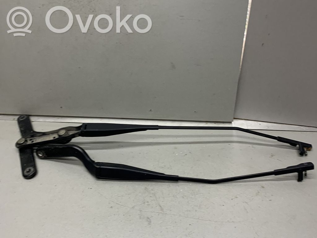 Ford Focus C-MAX Front wiper blade arm 