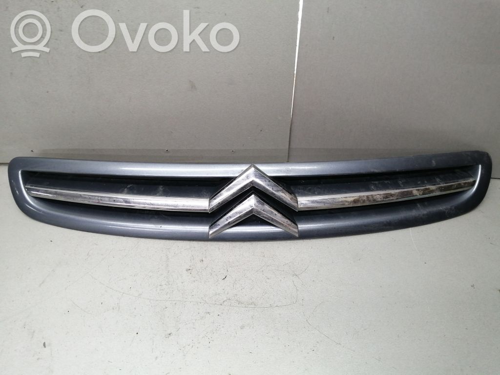 Citroen Xsara Picasso Front bumper upper radiator grill 