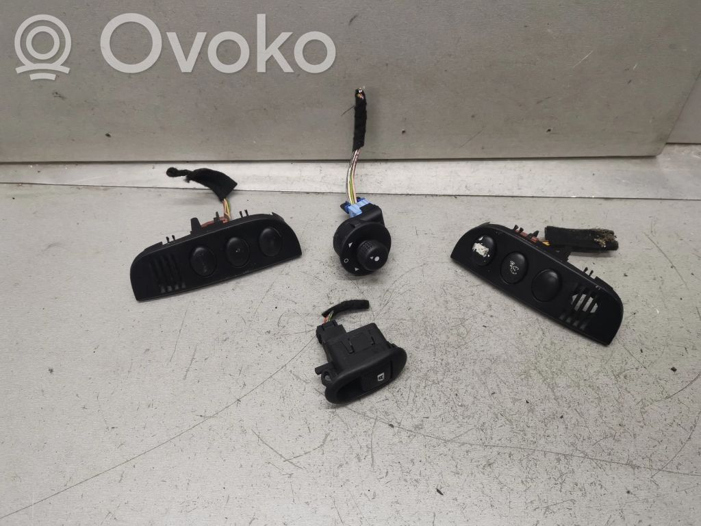 Citroen C3 Pluriel A set of switches 