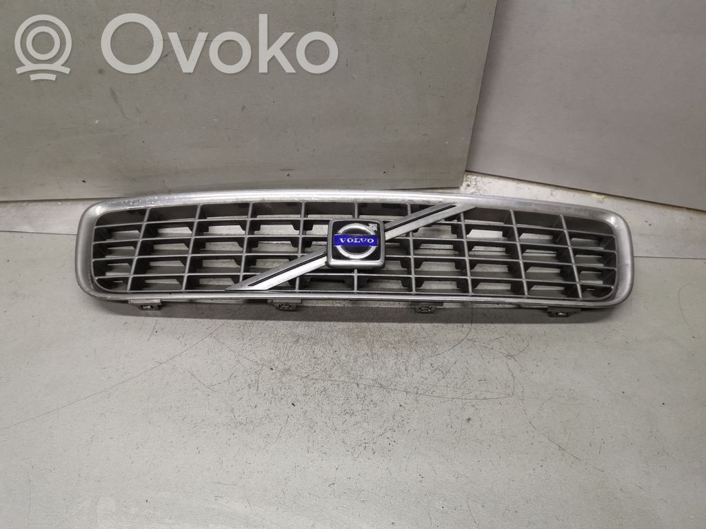 Volvo S80 Front bumper upper radiator grill 