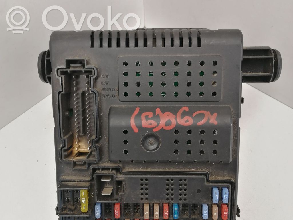 Volvo XC90 Fuse module 