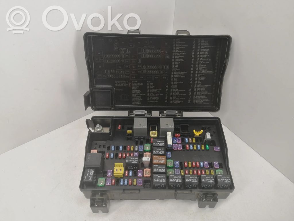 Fuse box set   68251629AB