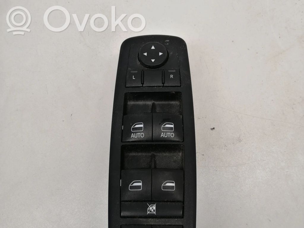 Electric window control switch   68319802AA