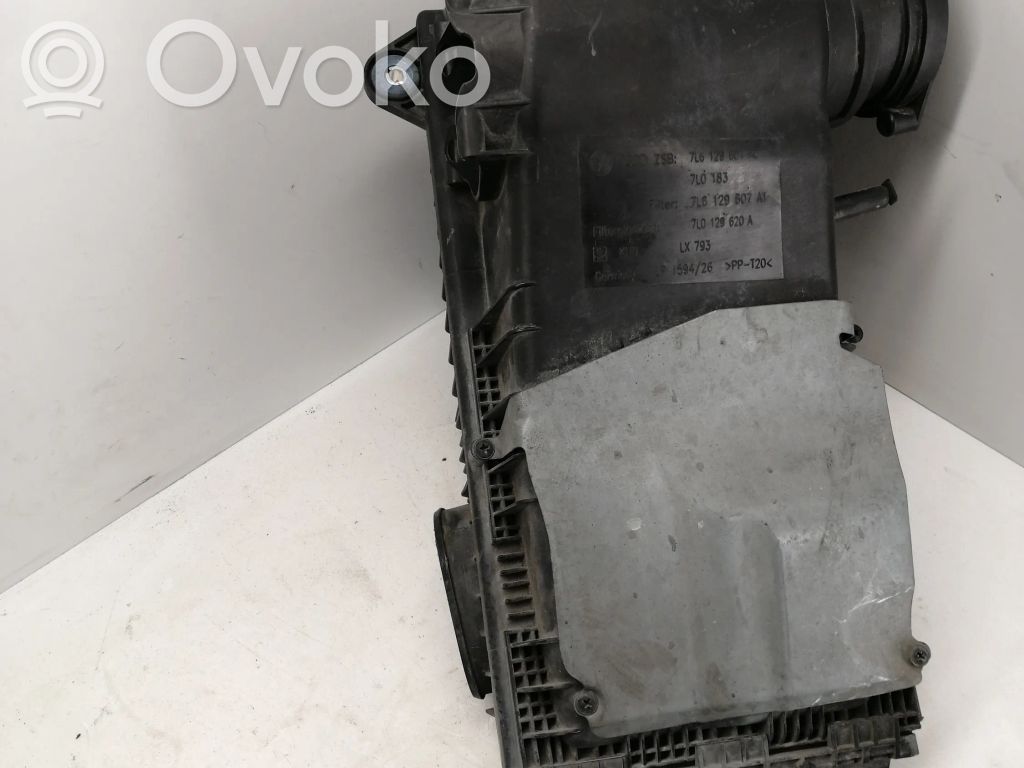 Audi Q7 4L Air filter box 