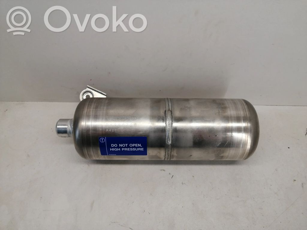 Volvo XC90 Ilmajousituksen painesäiliö 