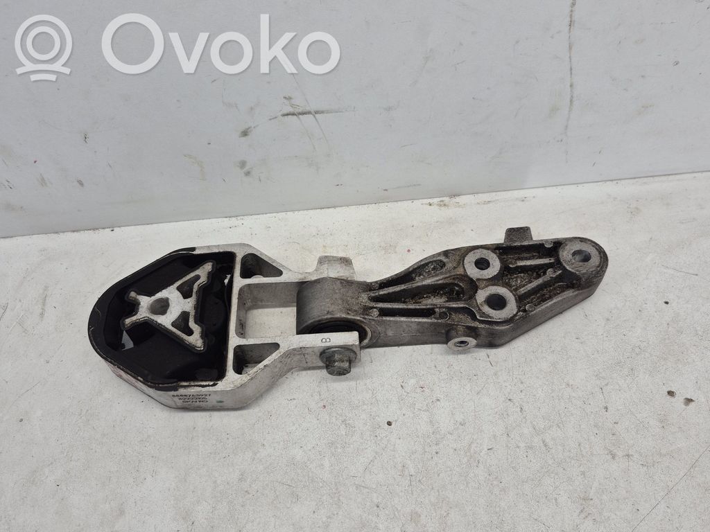 Volvo XC40 Engine mount bracket 