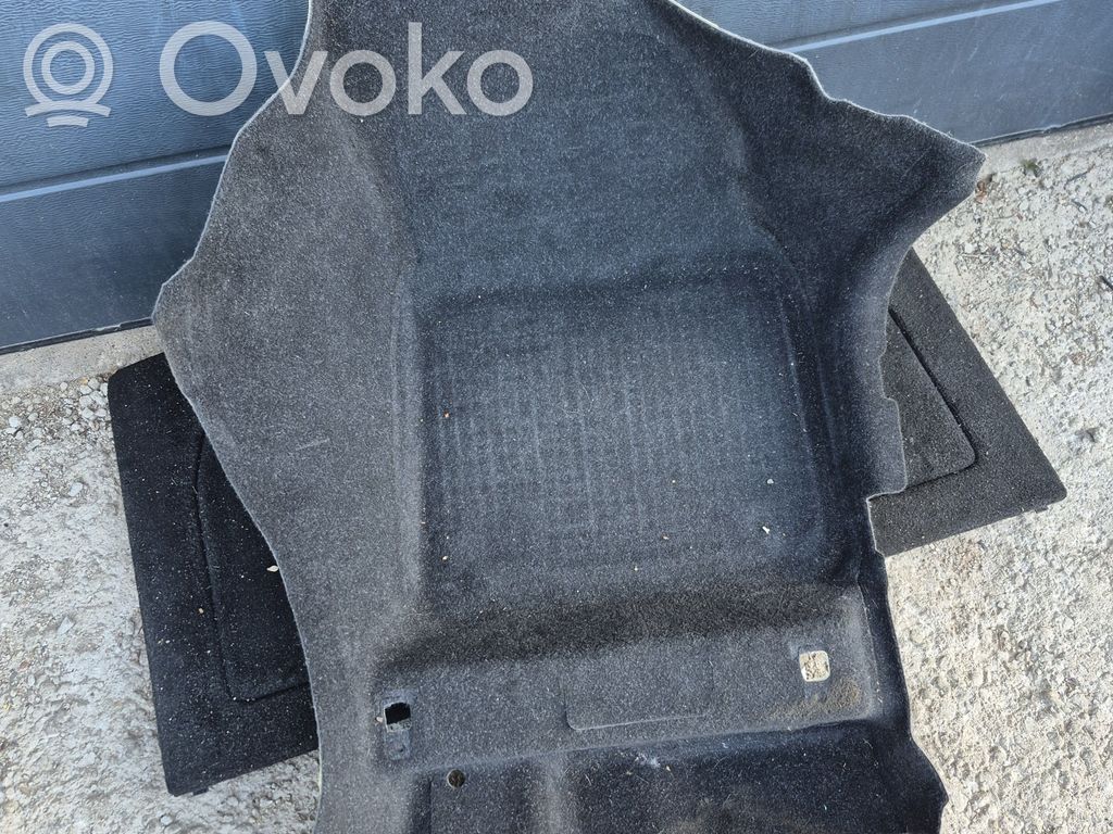 Volvo XC40 Alfombra revestimiento delantero 