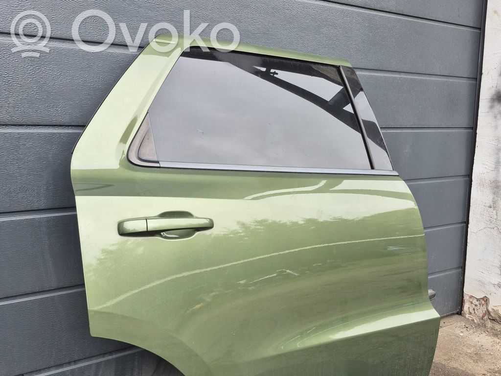 Dodge Durango Задняя дверь 