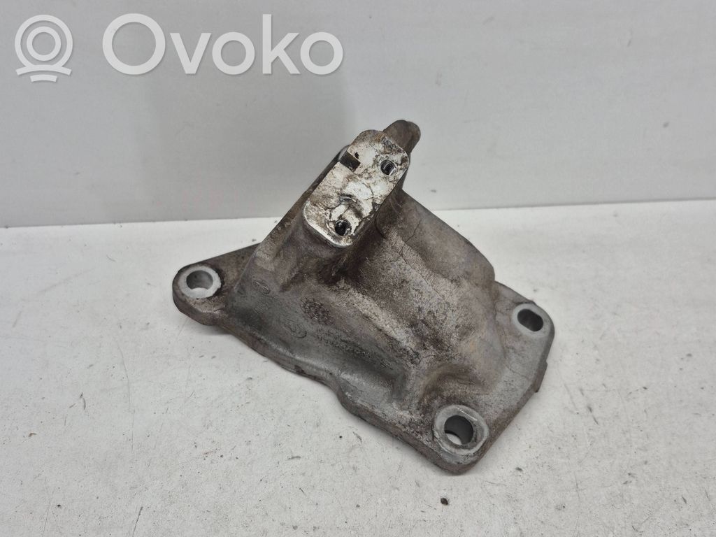 Engine mounting bracket   68252524AA