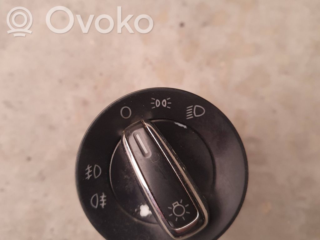 Interruptor de luz   1C0941531A,04052031