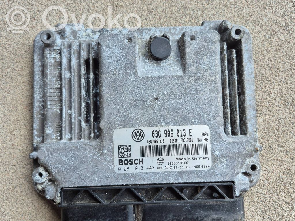 Volkswagen Touran I Engine control unit/module 