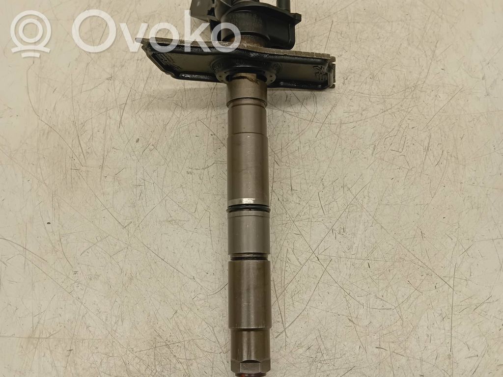 Audi A6 S6 C6 4F Fuel injector 