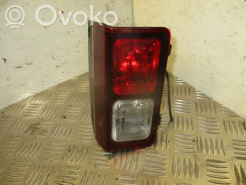 Renault Trafic III (X82) Trzecie światło stop 