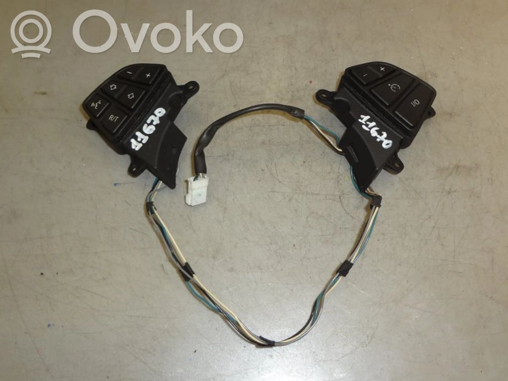 Boutons / interrupteurs volant   03748300