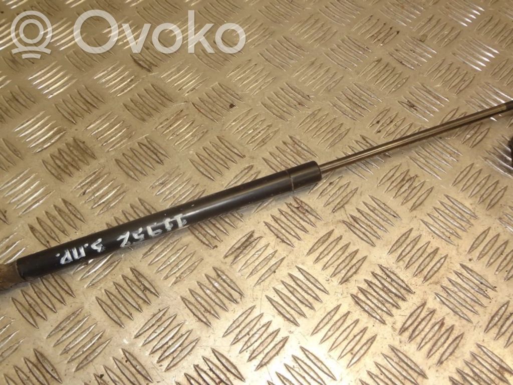 Volvo XC90 Tailgate strut 