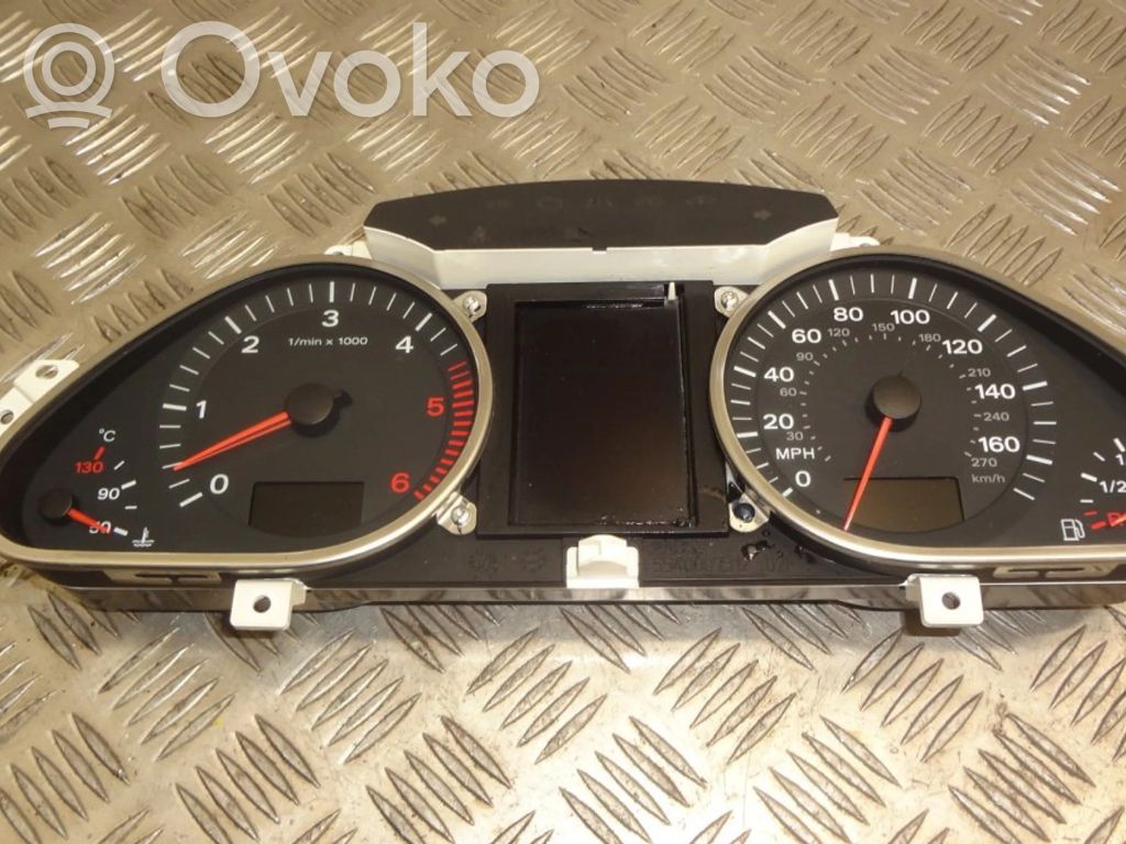 Audi Q7 4L Licznik / Prędkościomierz 