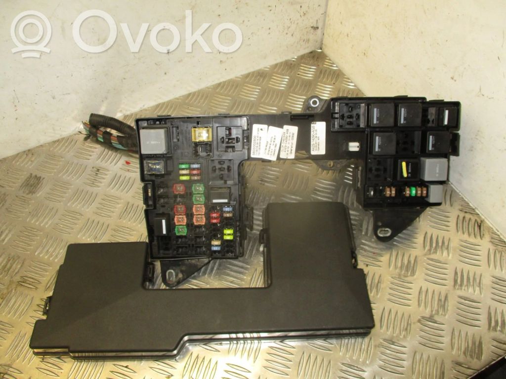 Jaguar XF Skrzynka bezpieczników / Komplet 