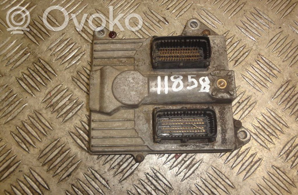 Opel Zafira B Engine control unit/module 