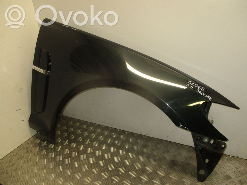 Jaguar XF Sparnas 