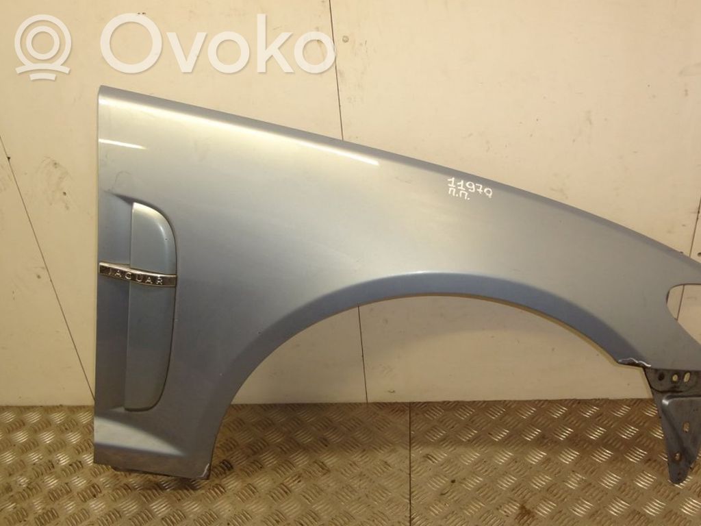 Jaguar XF Sparnas 