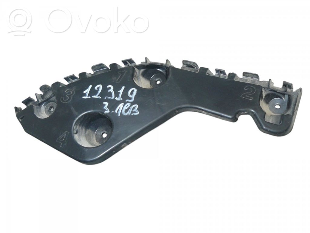 Rear bumper mounting bracket   622210009R