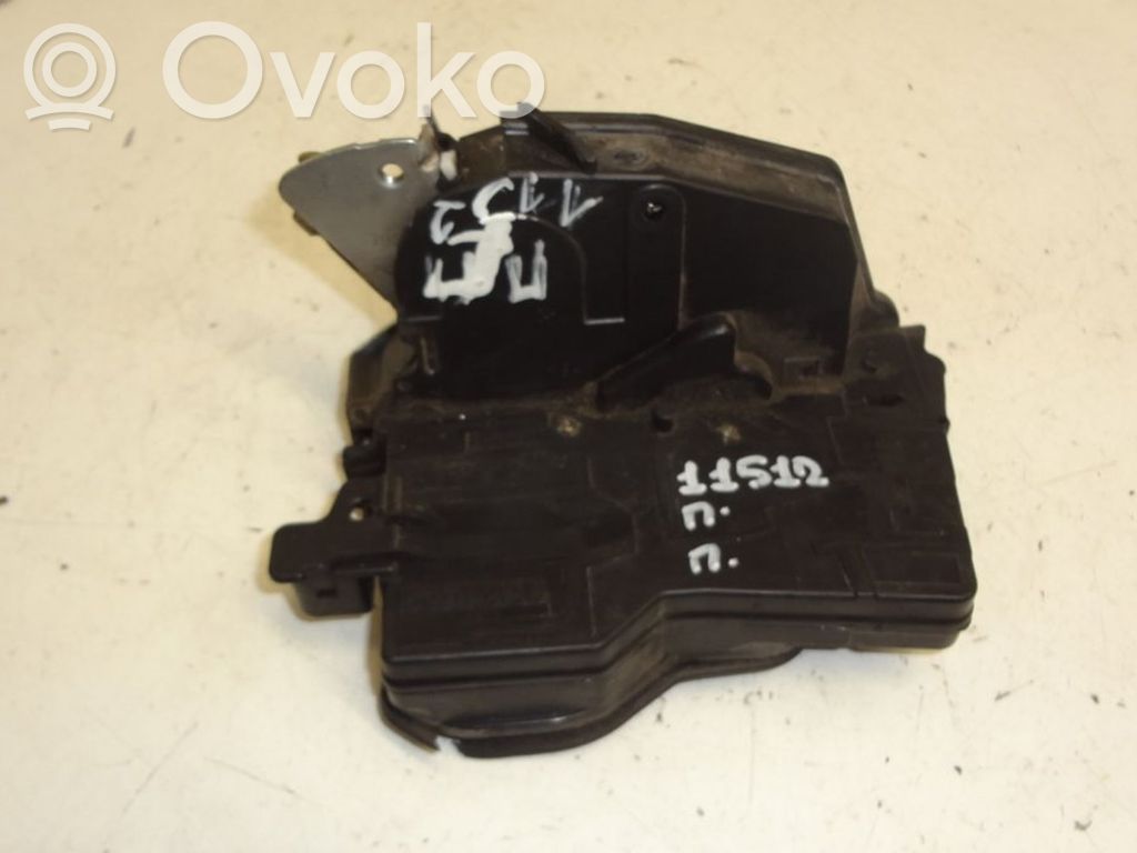 BMW 7 E65 E66 Priekšpusē slēdzene 