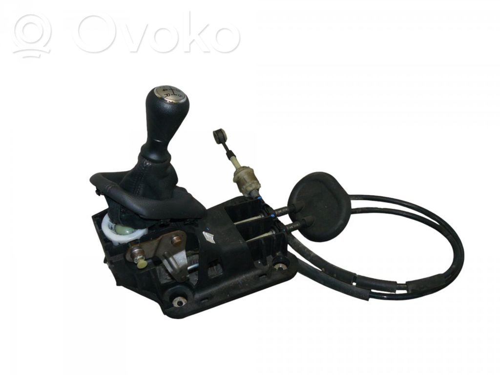 Peugeot 207 Gear shifter/selector 