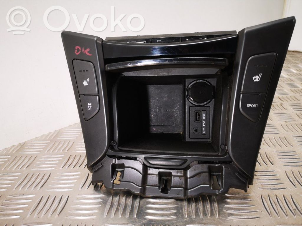 Hyundai i40 Główny schowek tunelu środkowego 