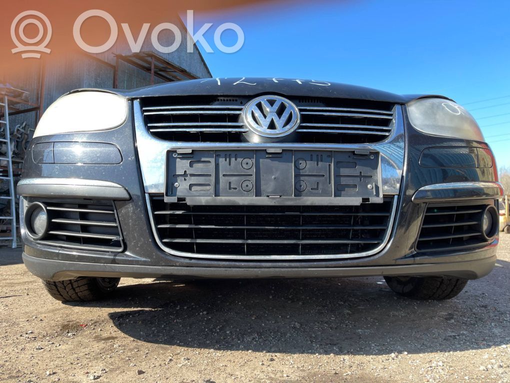 Volkswagen Golf V Parachoques delantero 