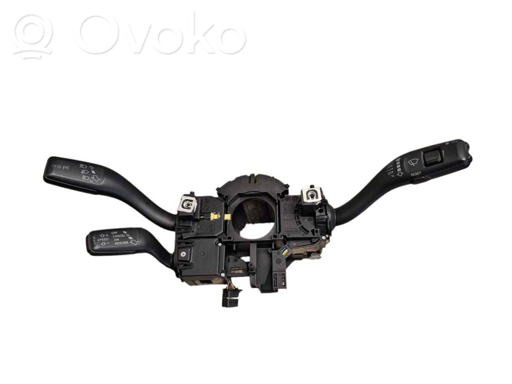 Audi A3 S3 8P Interruptor/palanca de limpiador de luz de giro 