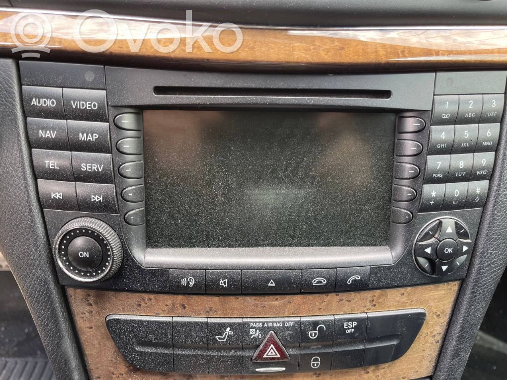 Mercedes-Benz E W211 Unité principale radio / CD / DVD / GPS 