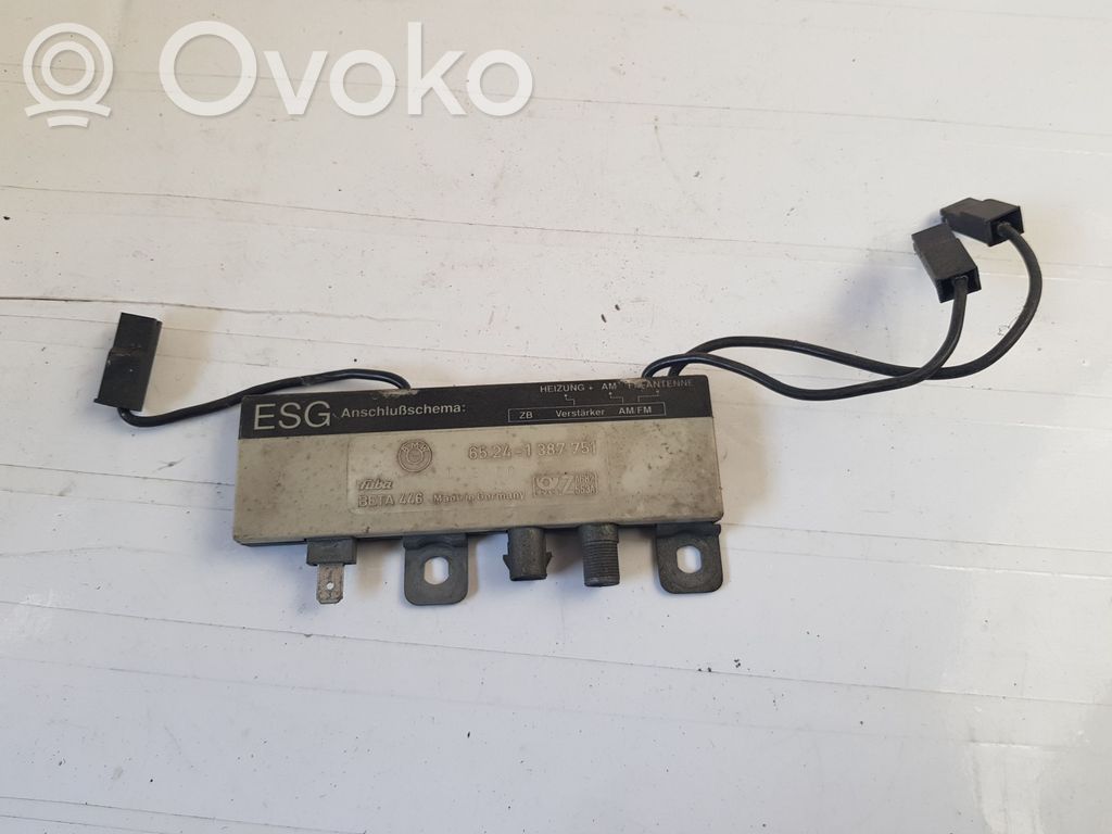 BMW 3 E36 Antenos valdymo blokas 