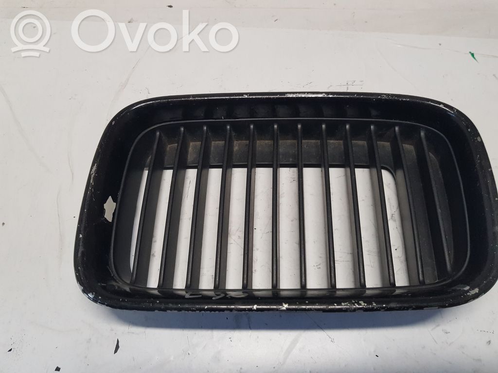 BMW 3 E36 Rejilla delantera 