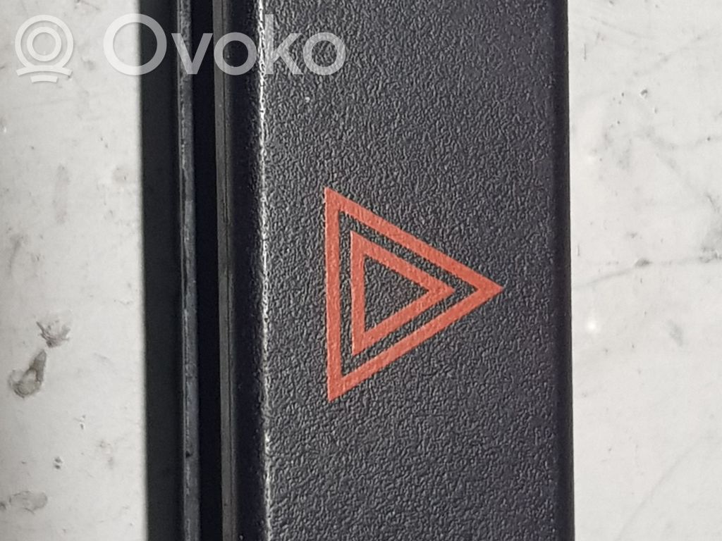 Hazard light switch   613113907511