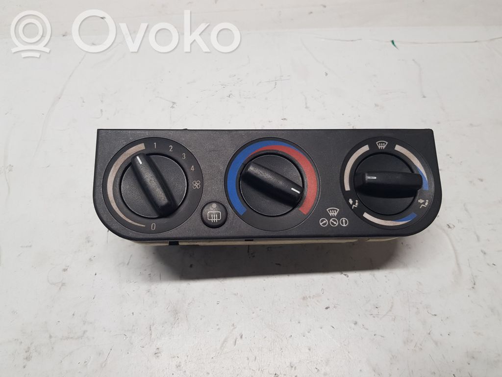 BMW 3 E36 Climate control unit 