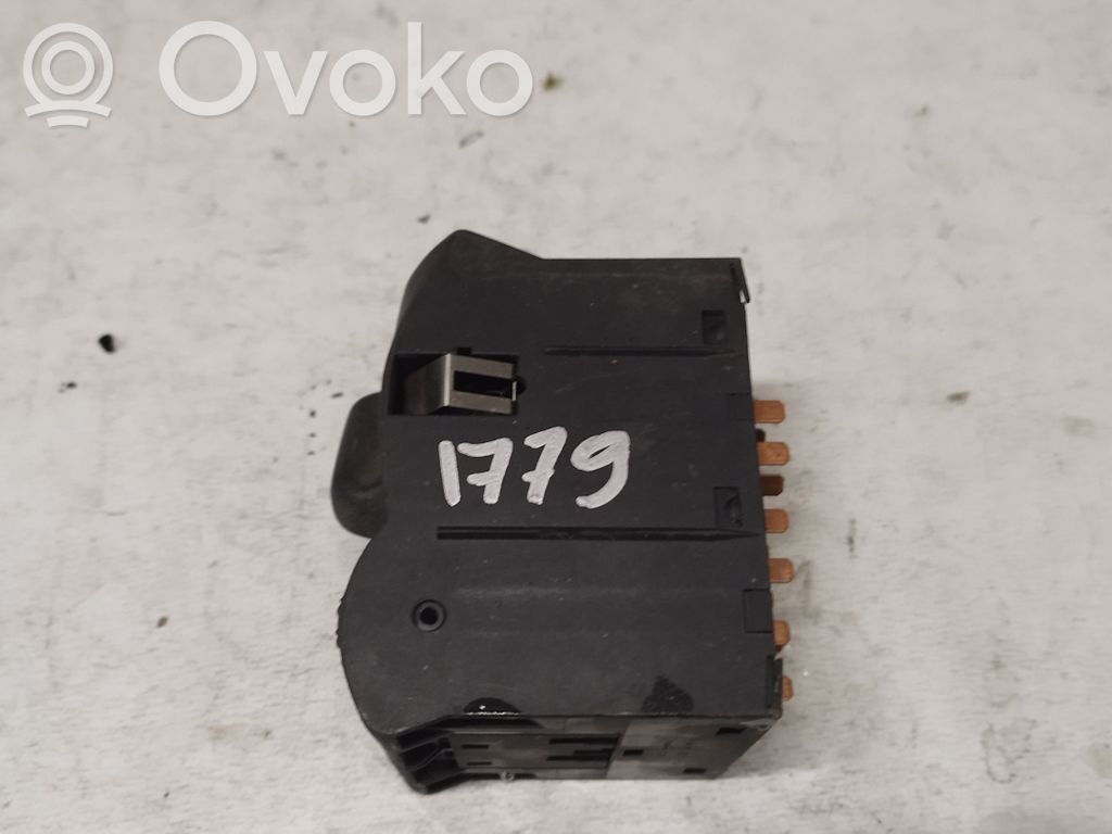 Opel Omega A Interruptor de luz 
