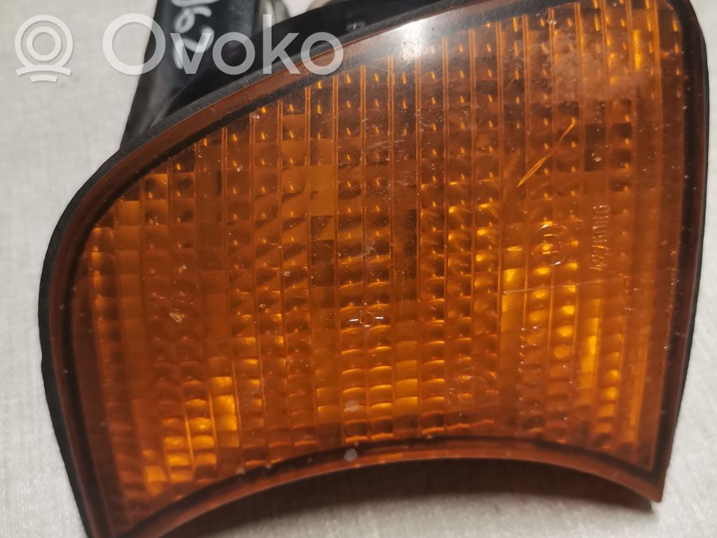 Mercedes-Benz 207 310 Front indicator light 