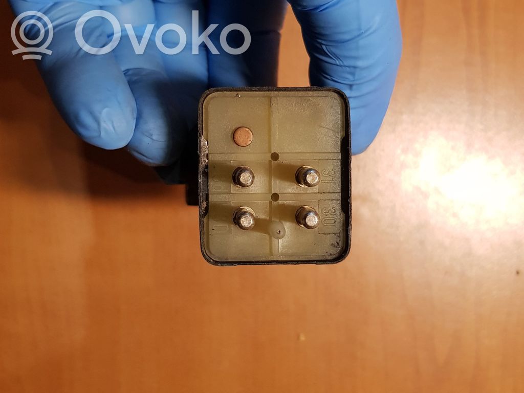 Mercedes-Benz E W124 Other relay 