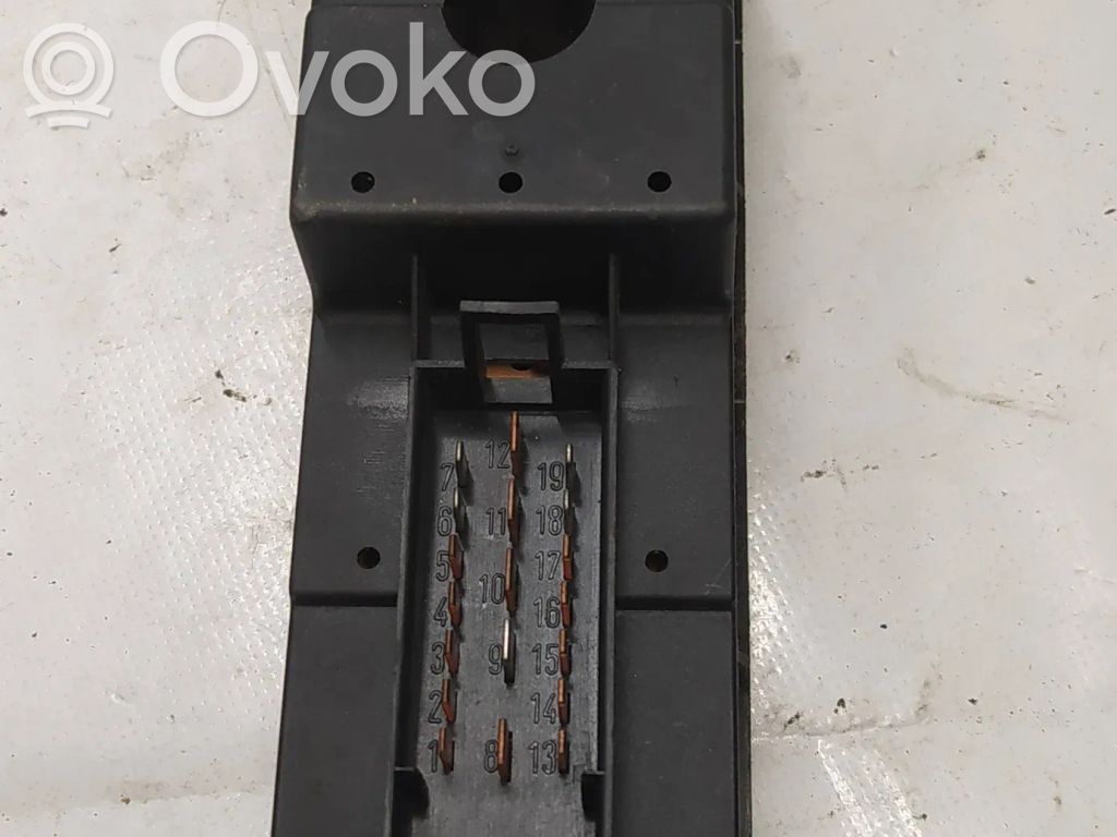 Saab 9000 CD Electric window control switch 