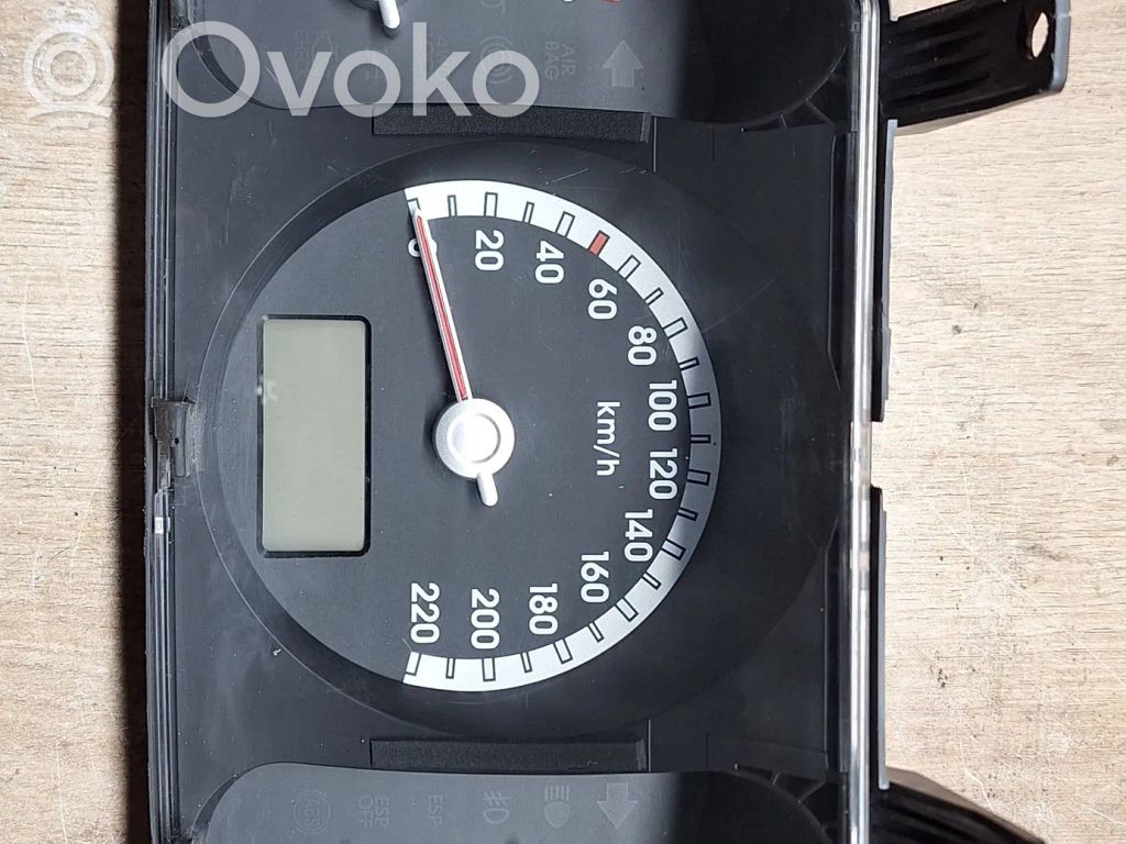 Speedometer (instrument cluster)   940031F430,050223059
