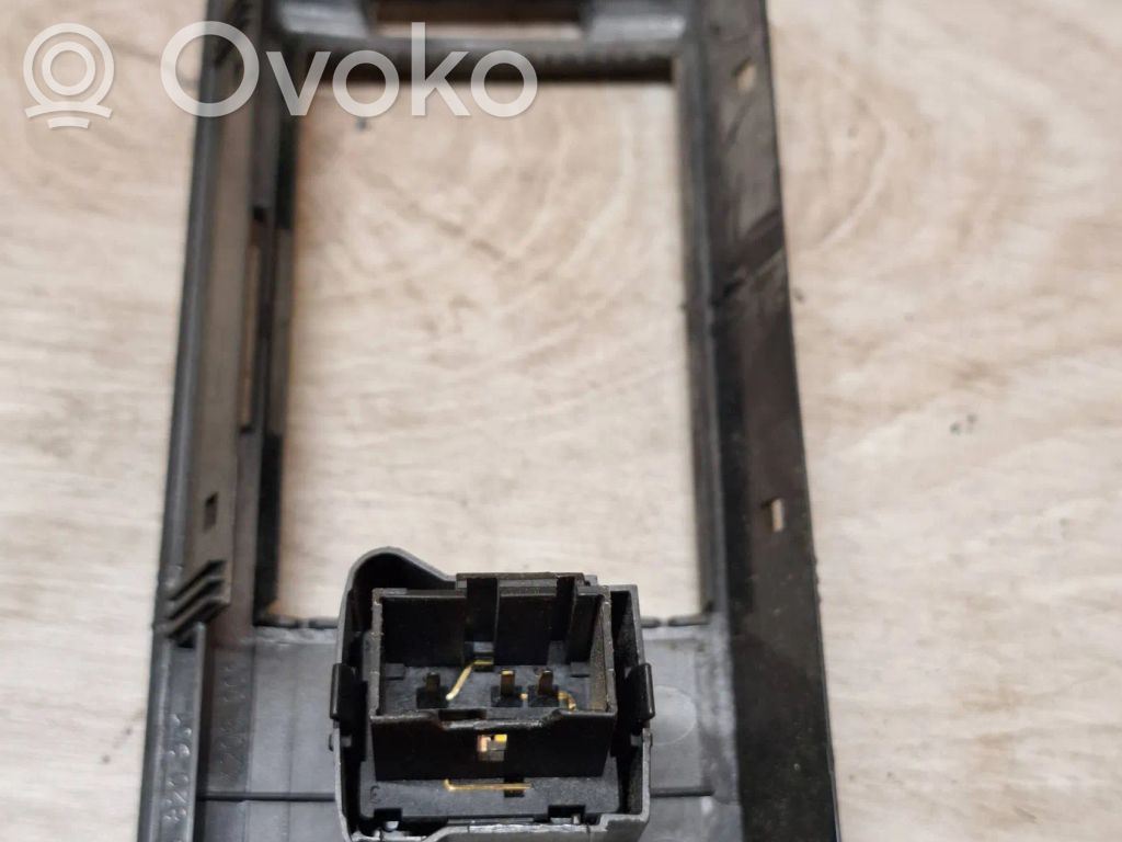 Skoda Fabia Mk1 (6Y) Rejilla de ventilación central del panel 