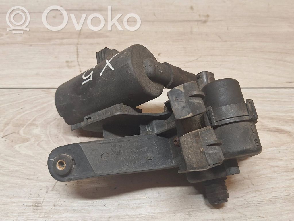 BMW X5 E53 Aktiivihiilisuodattimen polttoainehöyrysäiliö 